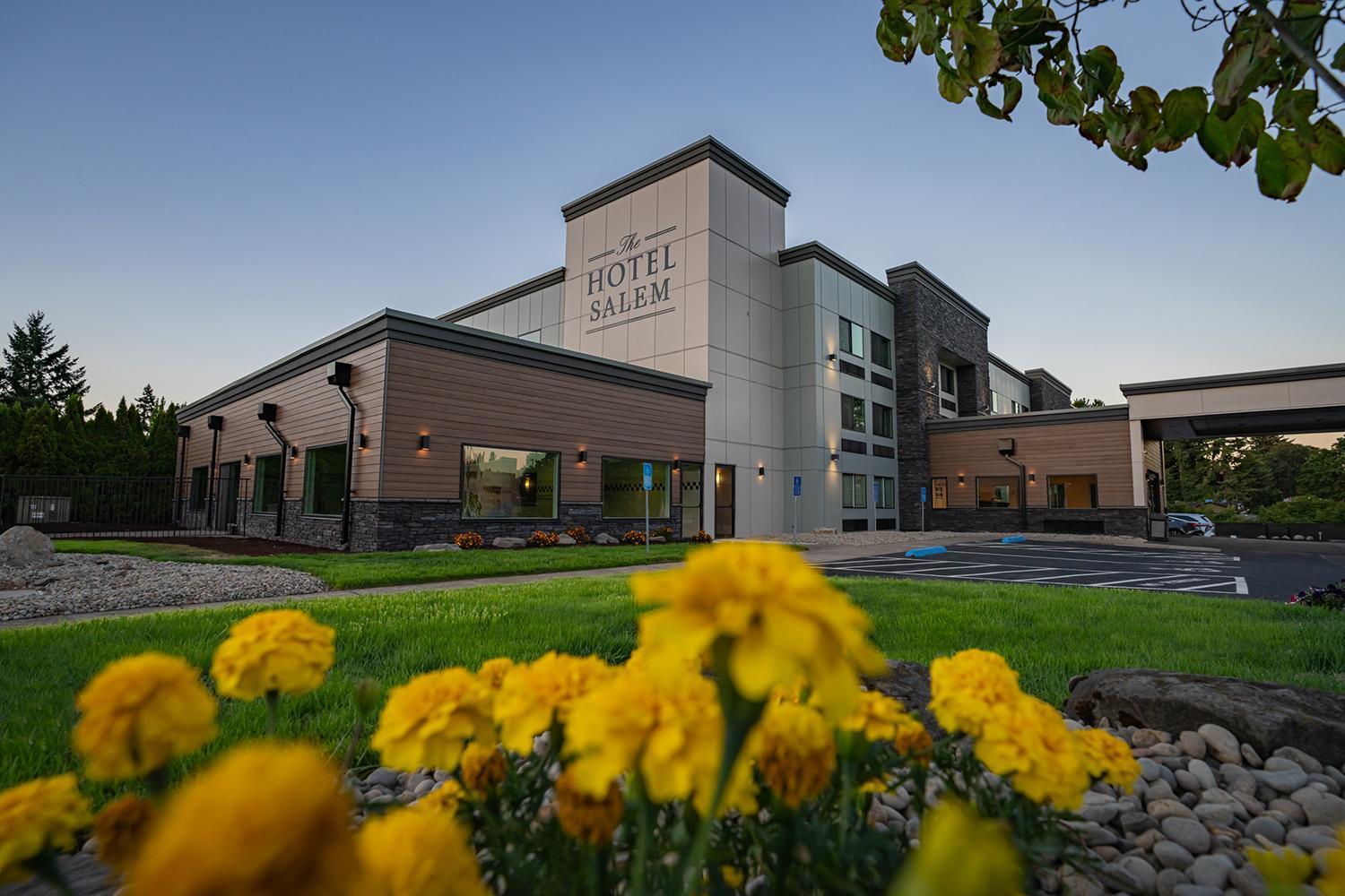 The Hotel Salem Bagian luar foto